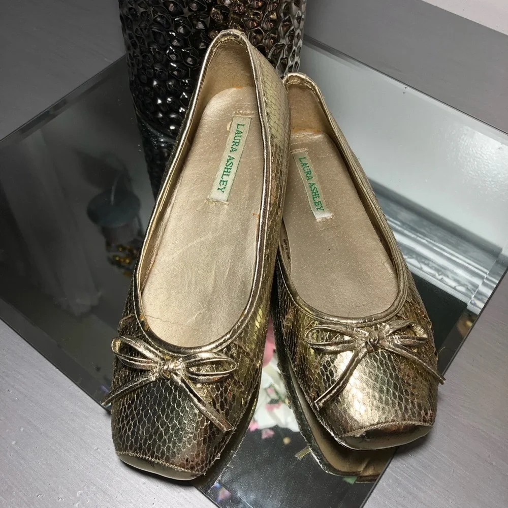 Laura Ashley Bow Girls' Ballet Flats.